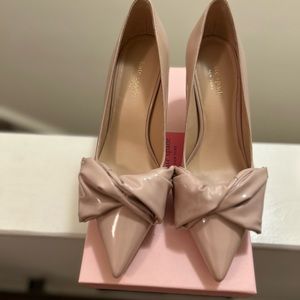 Kate Spade pale vellum bow pump size 9.5